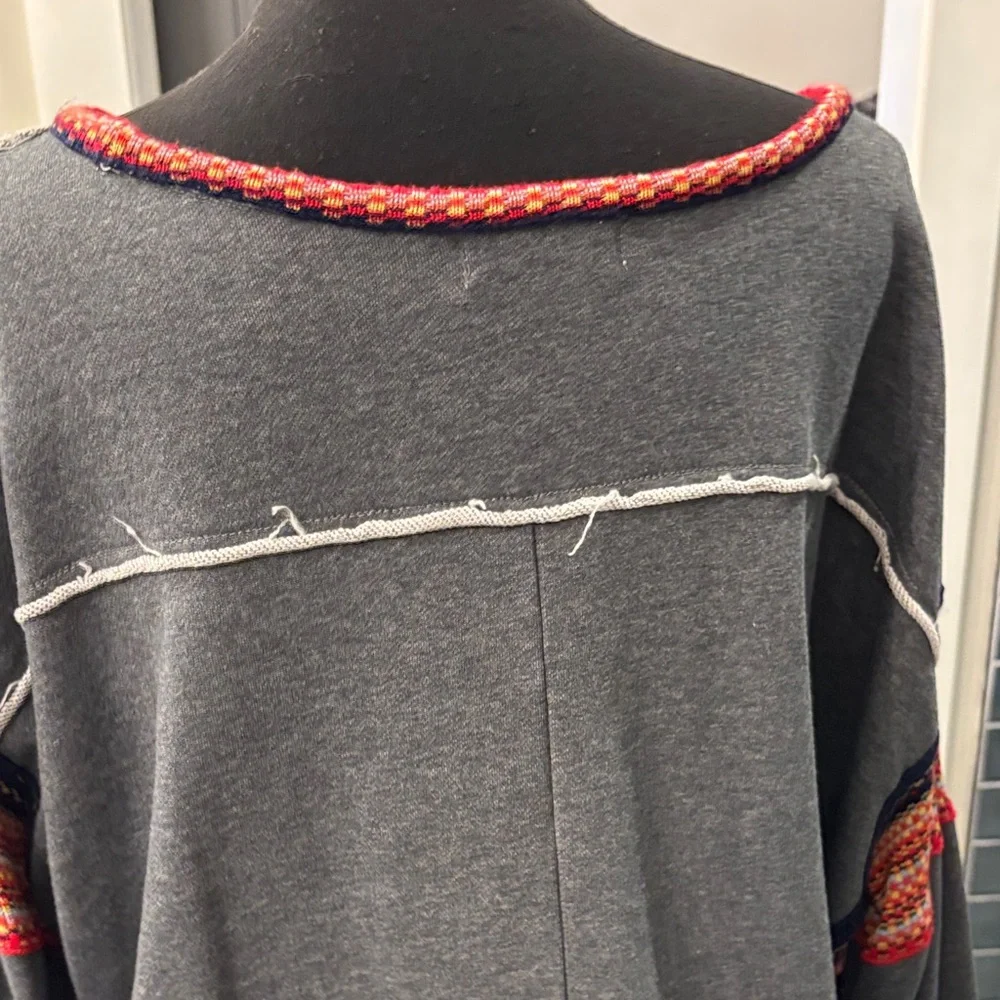 NATURAL LIFE Gray Sweatshirt with Red Accents - Picture 6 of 8